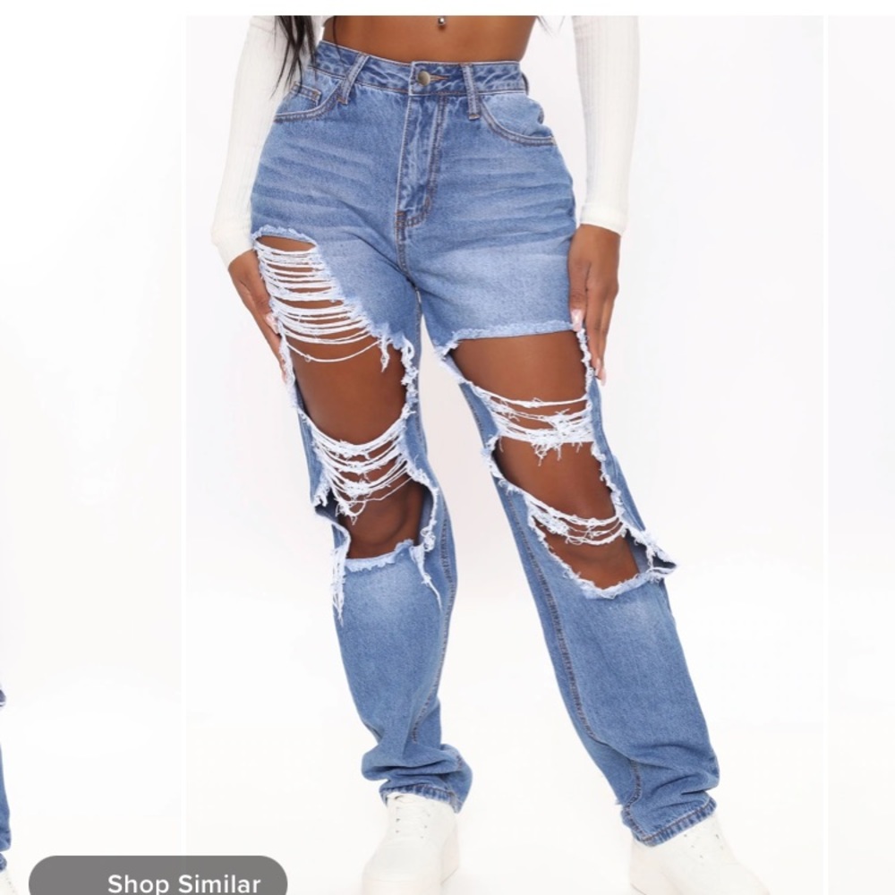 Fashion Nova ripped boyfriend jeans size 9